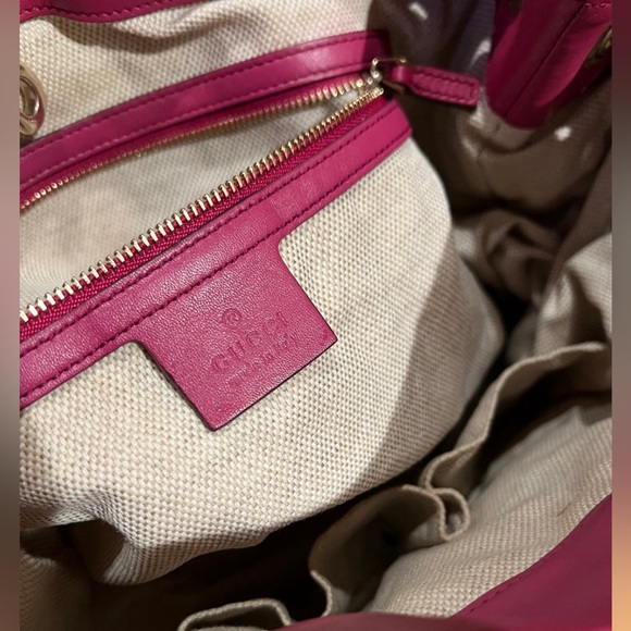 Authentic Fuchsia Gucci SoHo bag - Picture 8 of 11